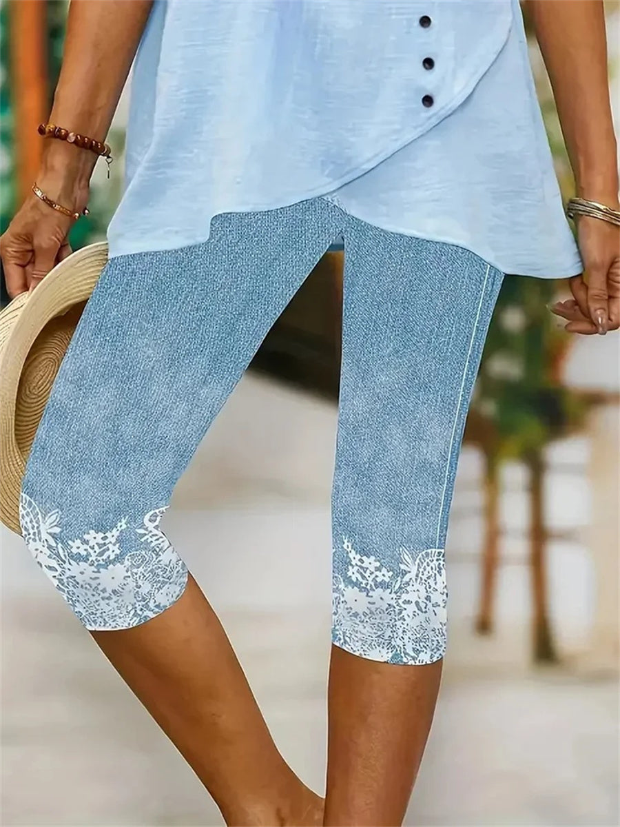 Slim Fitted Cropped Printed Tapered Bordered Shorts