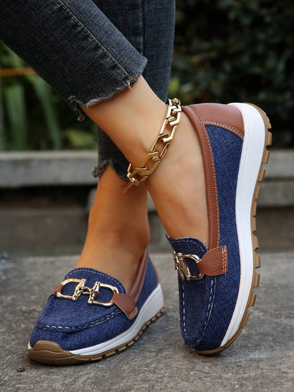 Chain Detail Round Toe Lug Sole Loafers