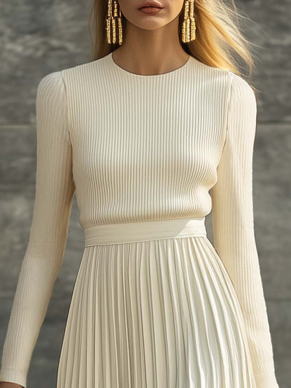 Long Round Neck Knitted Pleated Maxi Dress