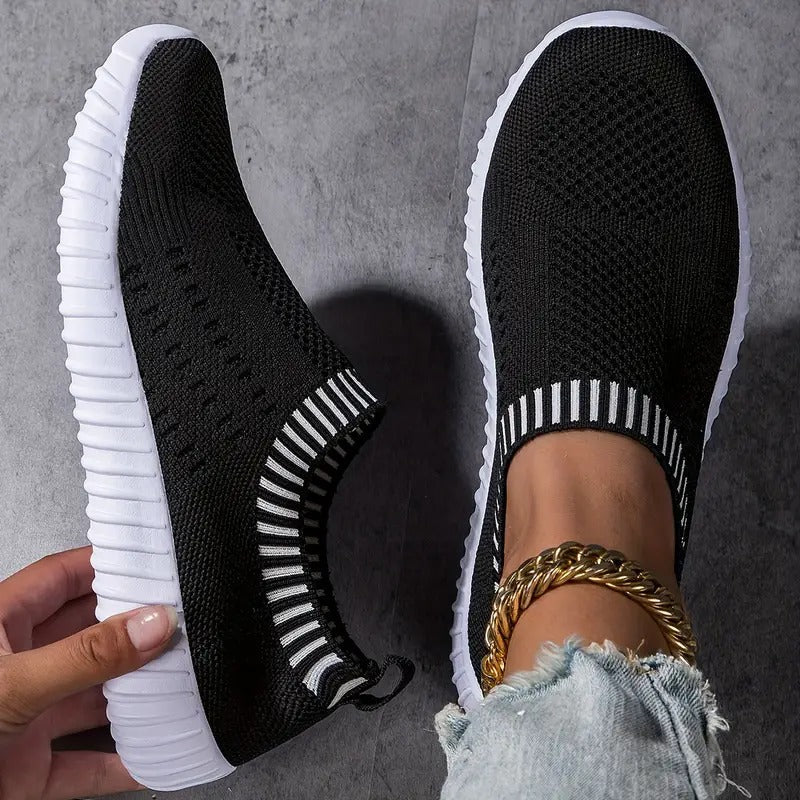 Round Toe Textured Ridged Sole Slip On Shoes