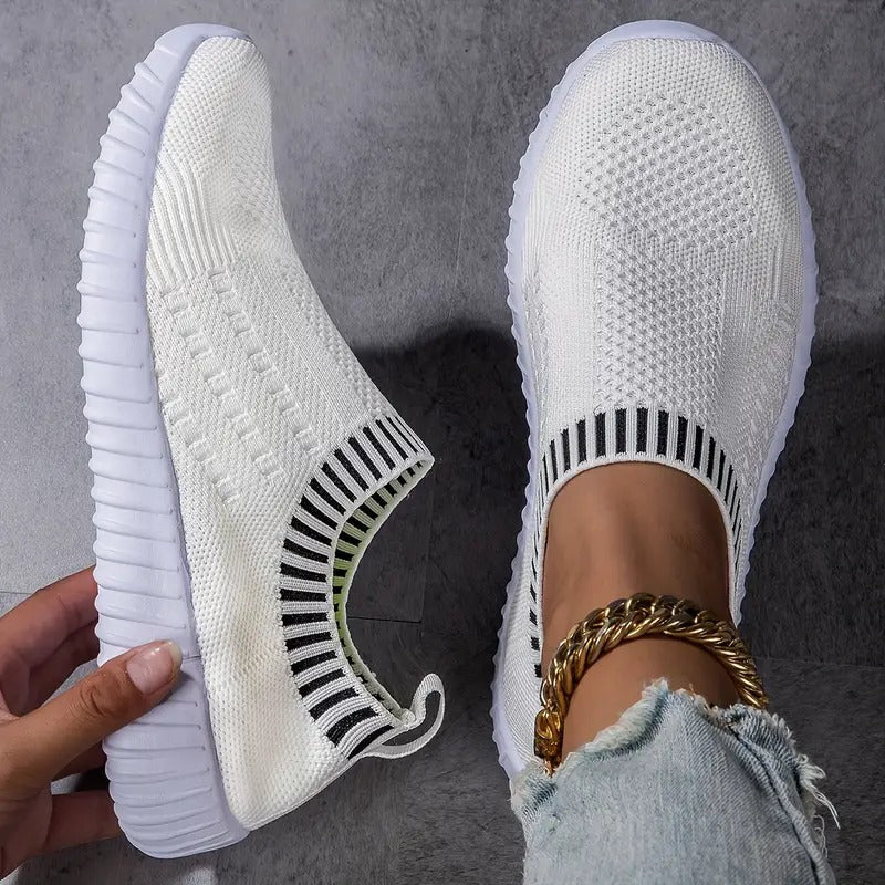 Round Toe Textured Ridged Sole Slip On Shoes