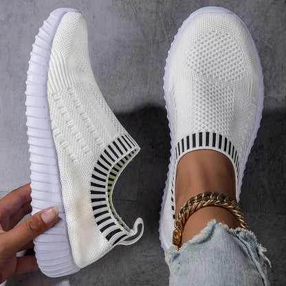 Round Toe Textured Ridged Sole Slip On Shoes