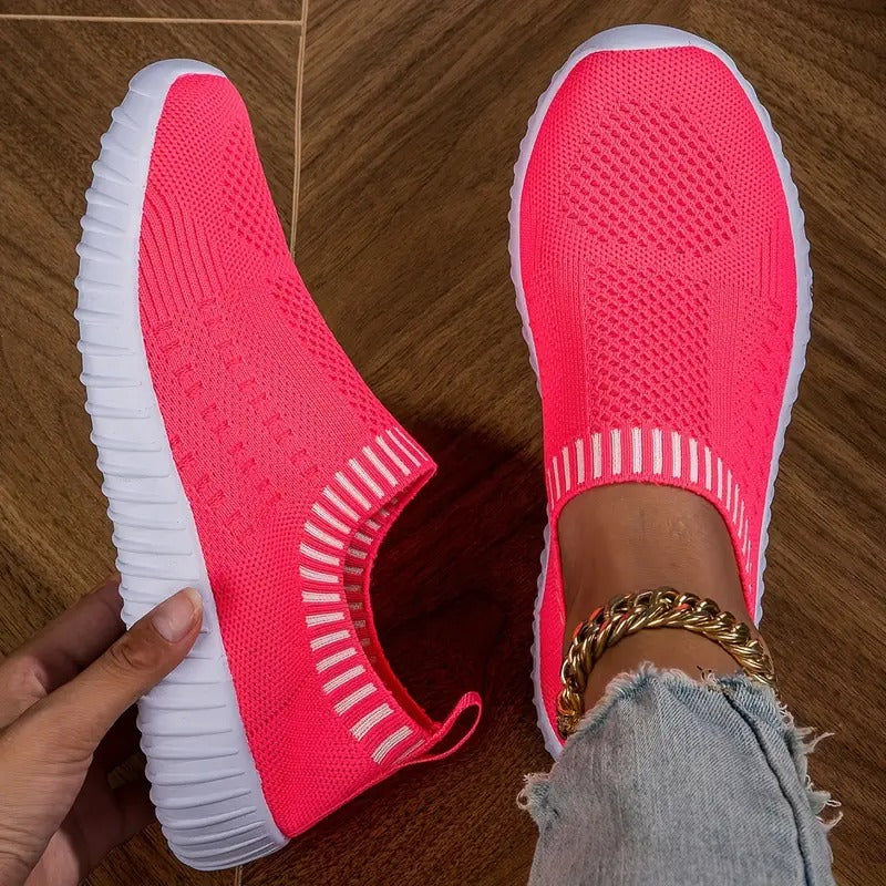 Round Toe Textured Ridged Sole Slip On Shoes