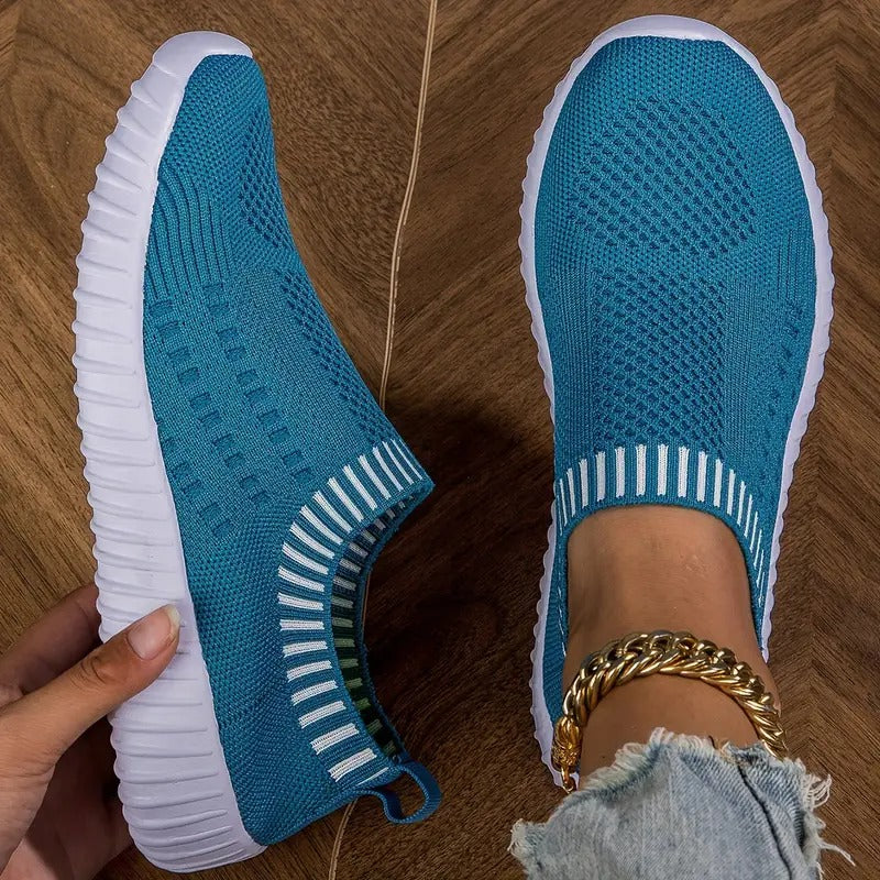 Round Toe Textured Ridged Sole Slip On Shoes