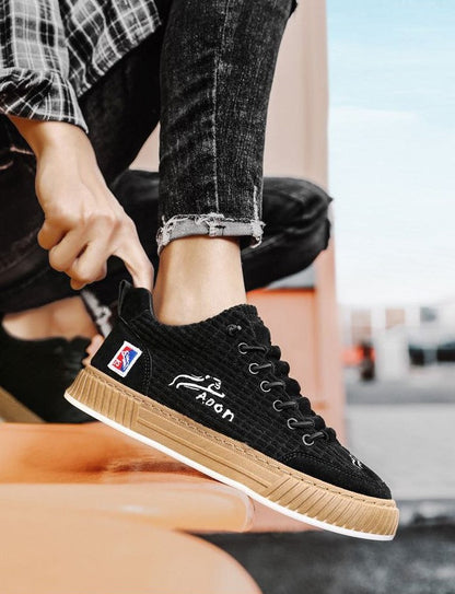 Men's Lace-Up Quilted Low Top Sneakers
