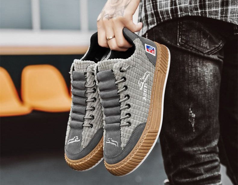 Men's Lace-Up Quilted Low Top Sneakers