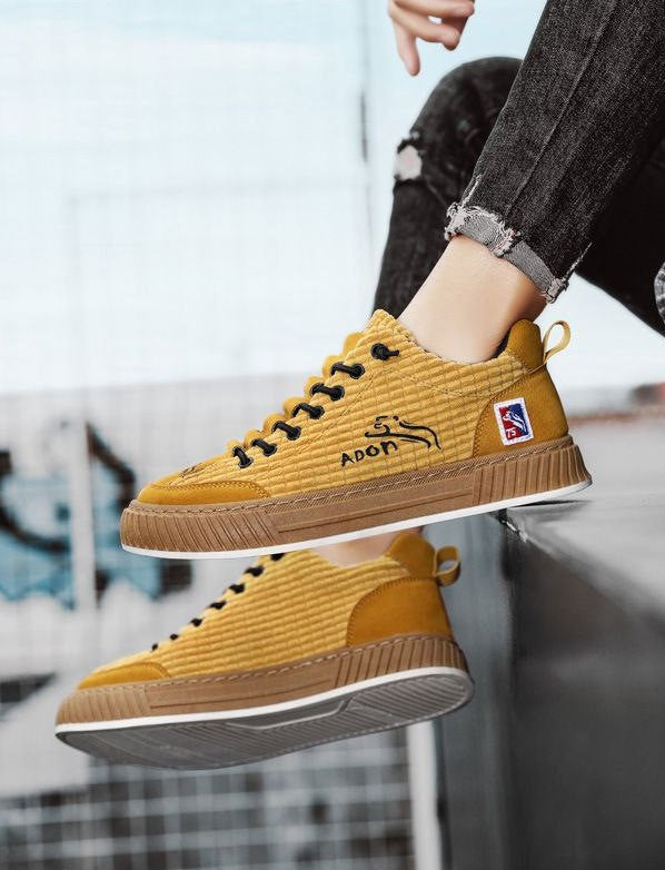 Men's Lace-Up Quilted Low Top Sneakers