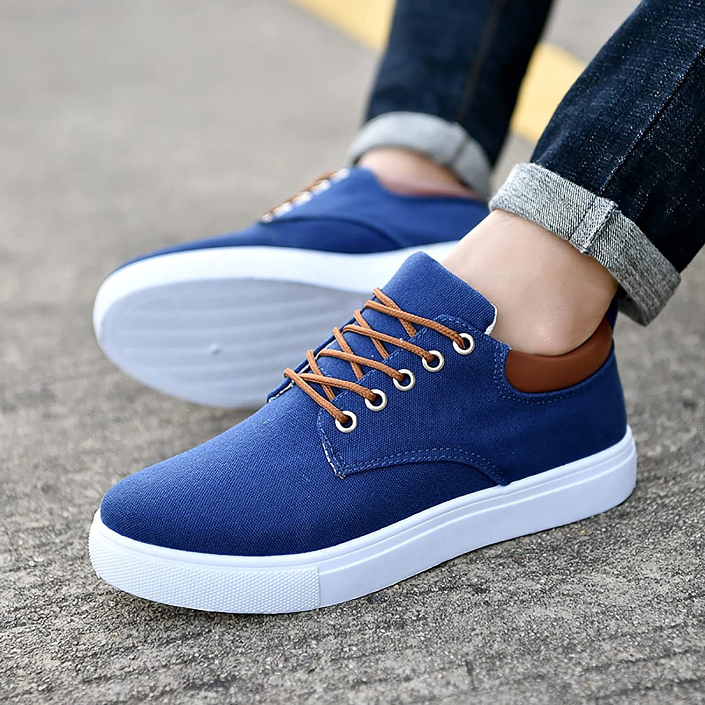 Men's Lace-Up Low-Top Canvas Sneakers