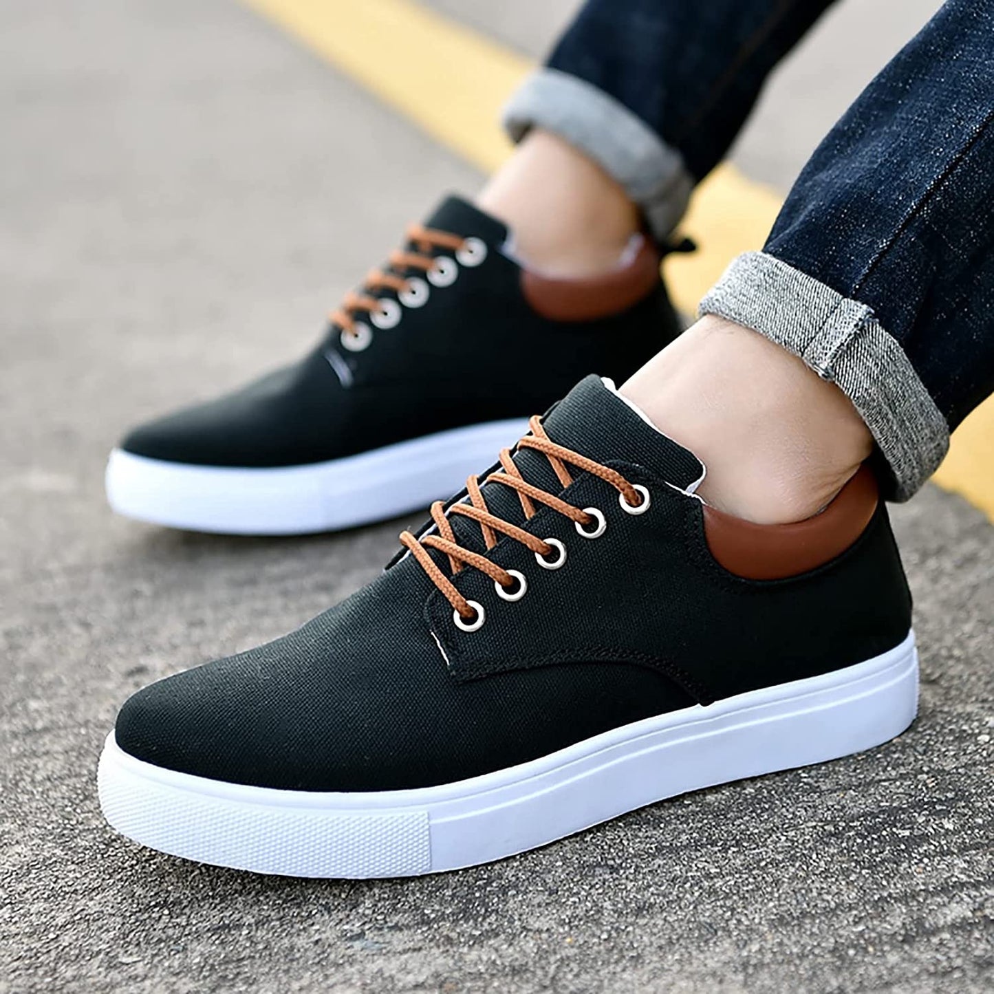 Men's Lace-Up Low-Top Canvas Sneakers