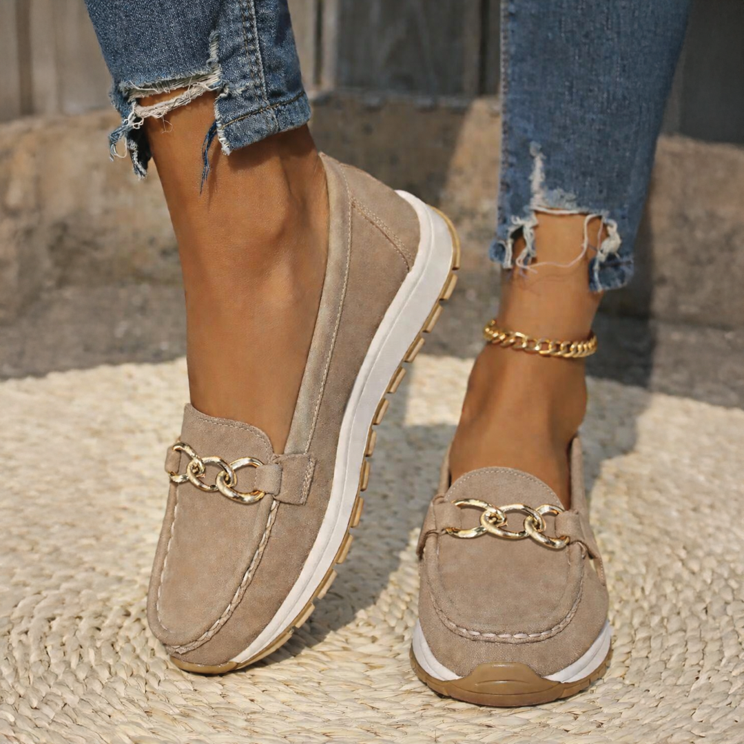 Chain Detail Round Toe Lug Sole Loafers