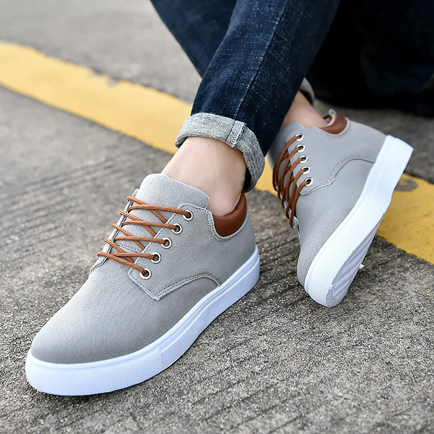 Men's Lace-Up Low-Top Canvas Sneakers