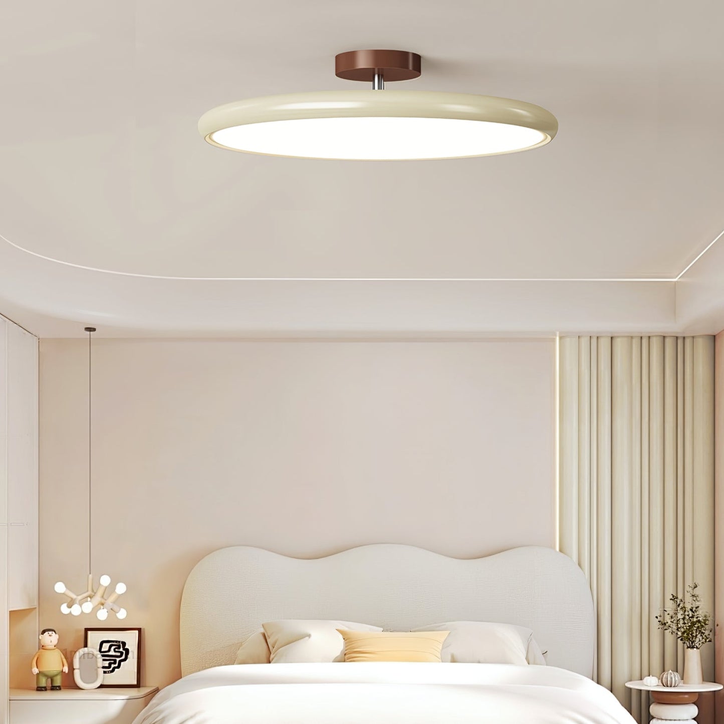 Ceiling Lamp with Adjustable Head