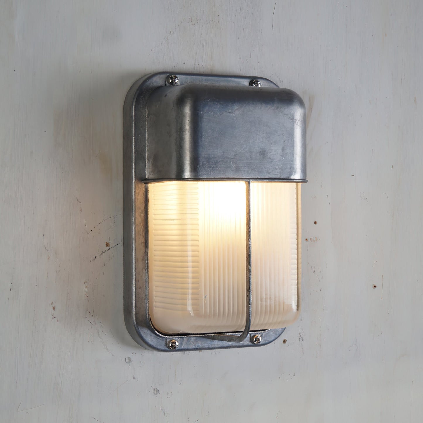Ribbed Glass Wall Lamp