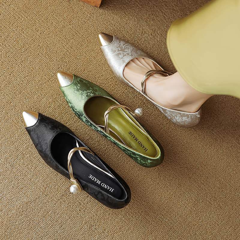 Slingback Twisted Strap Pointed Cap Toe Heels