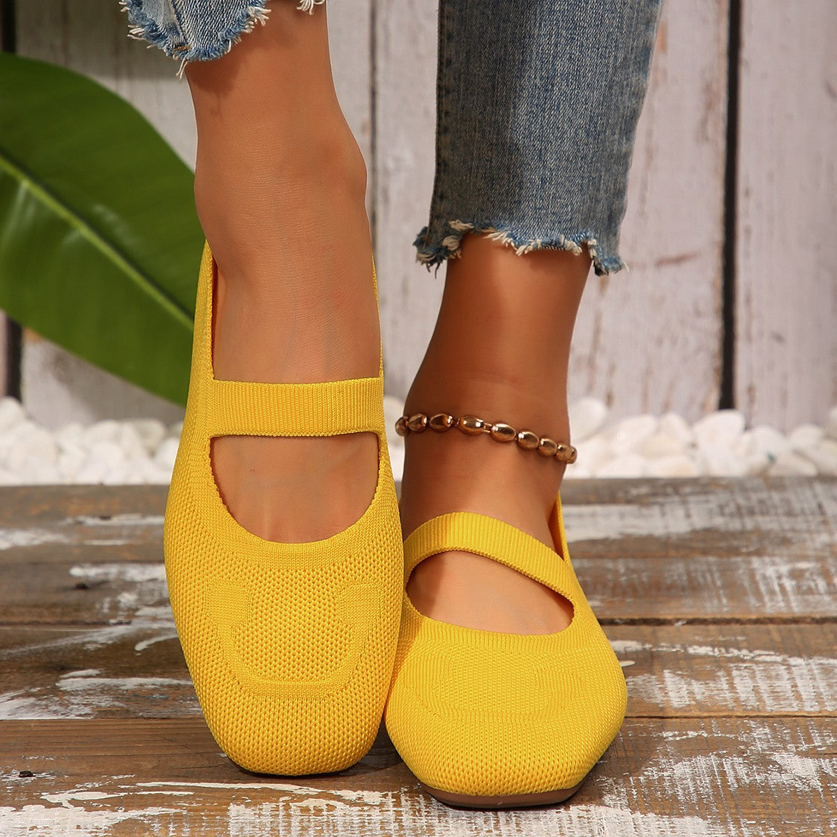 Square Flat Strapped Low Closed Solid Shoes