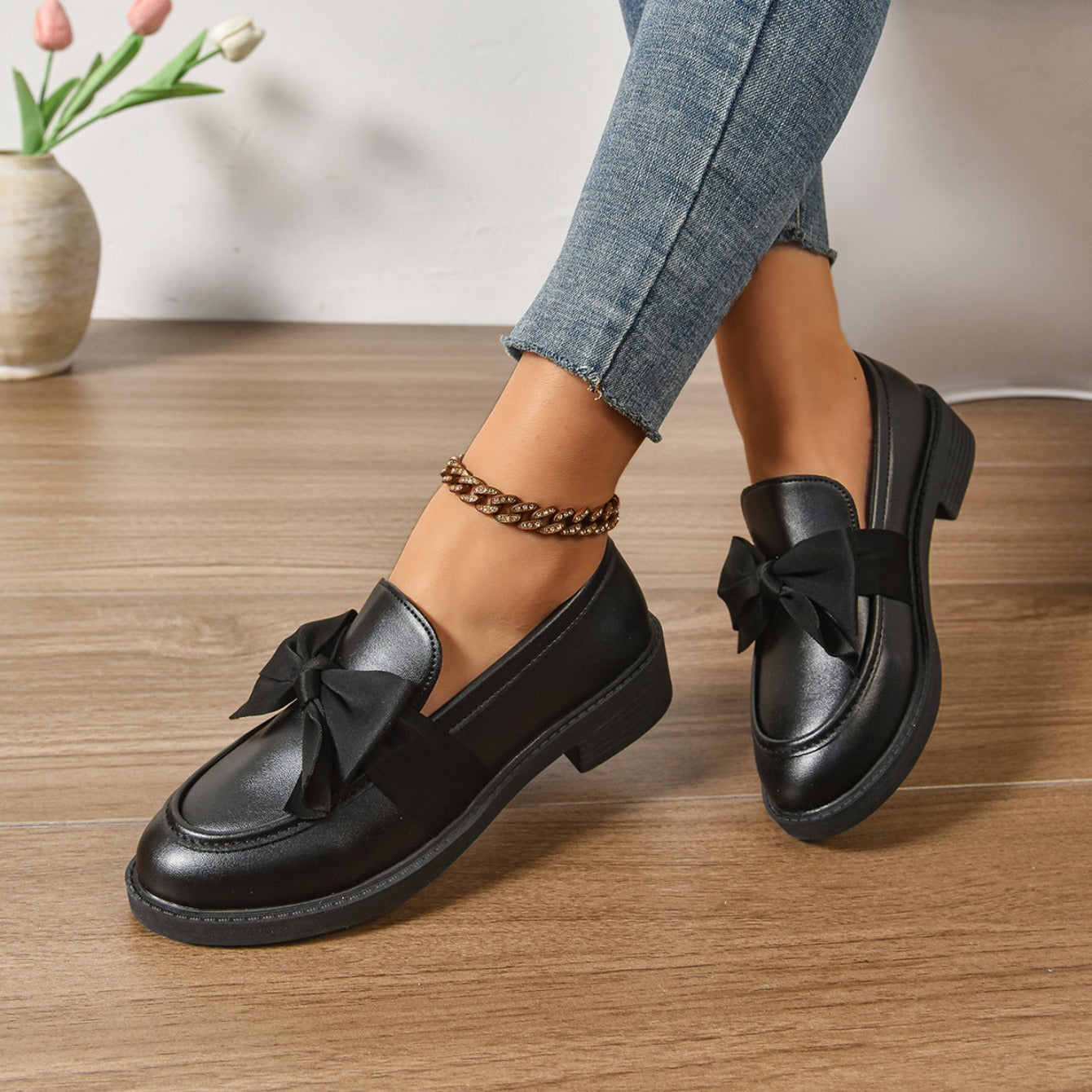 Round Toe Knot Detail Slip On Block Heel Loafers