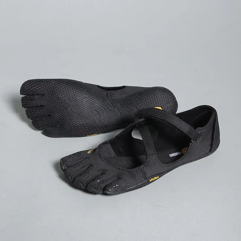 Segmented Fastened Split Treaded Fitted Shoes