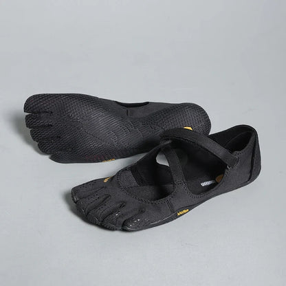 Segmented Fastened Split Treaded Fitted Shoes