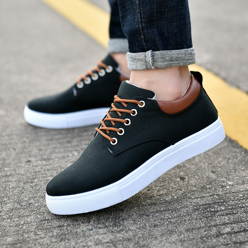 Men's Lace-Up Low-Top Canvas Sneakers