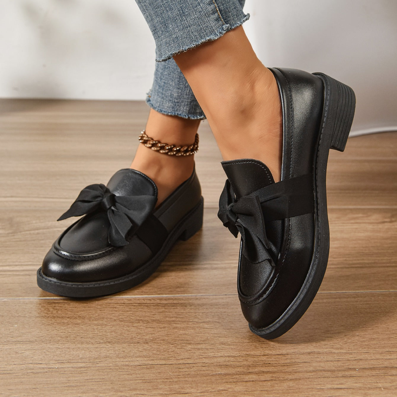 Round Toe Knot Detail Slip On Block Heel Loafers