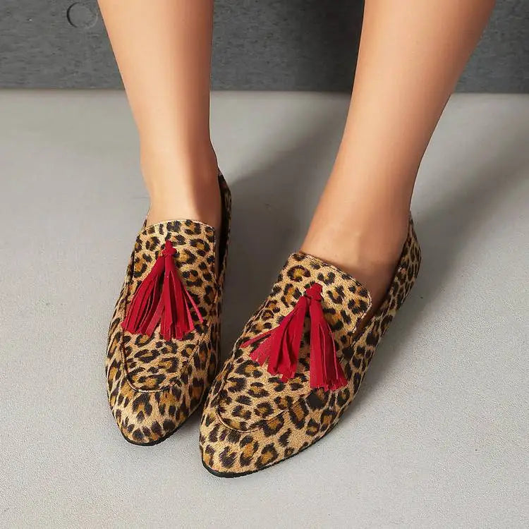 Tasselled Slip On Rounded Toe Flat Loafers