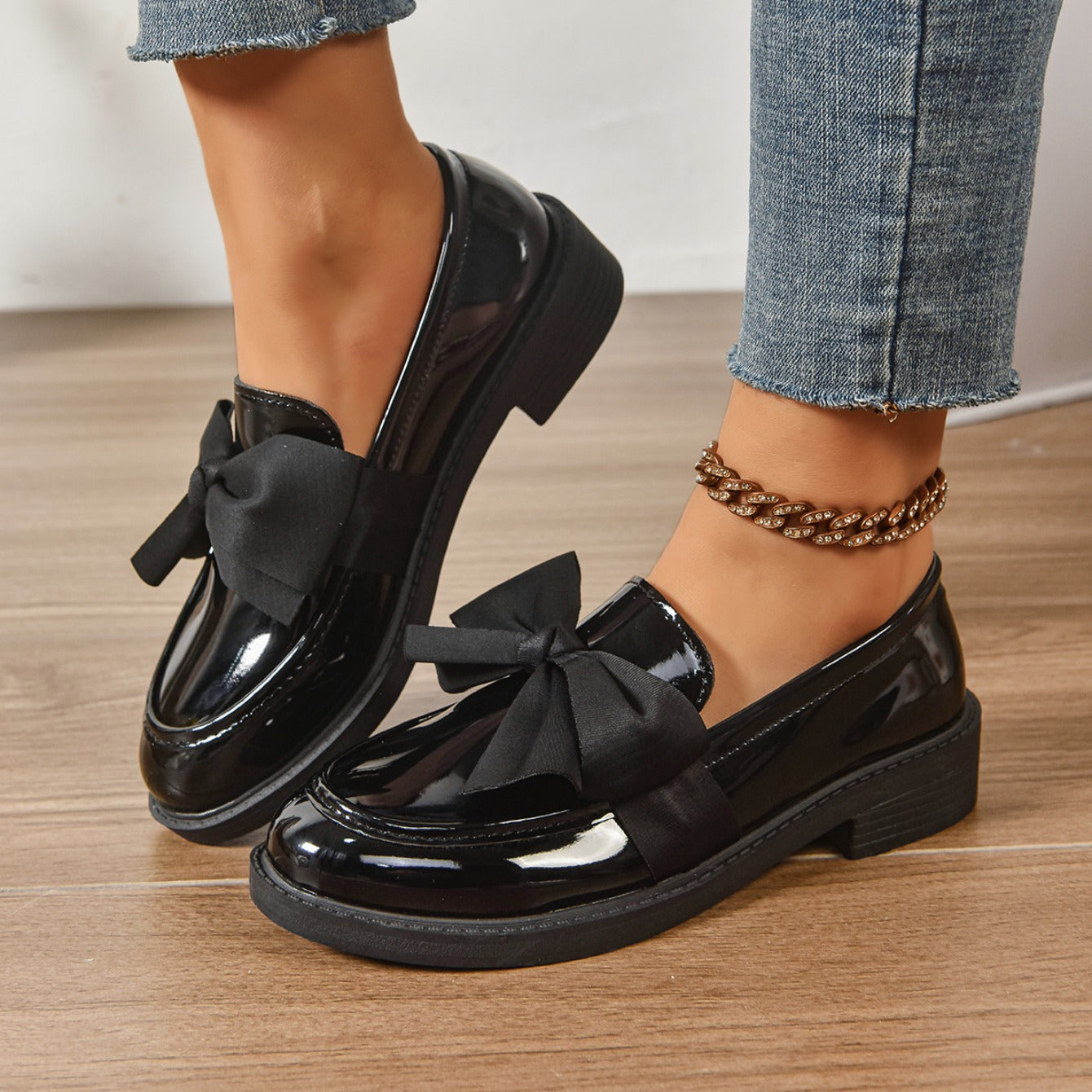 Round Toe Knot Detail Slip On Block Heel Loafers