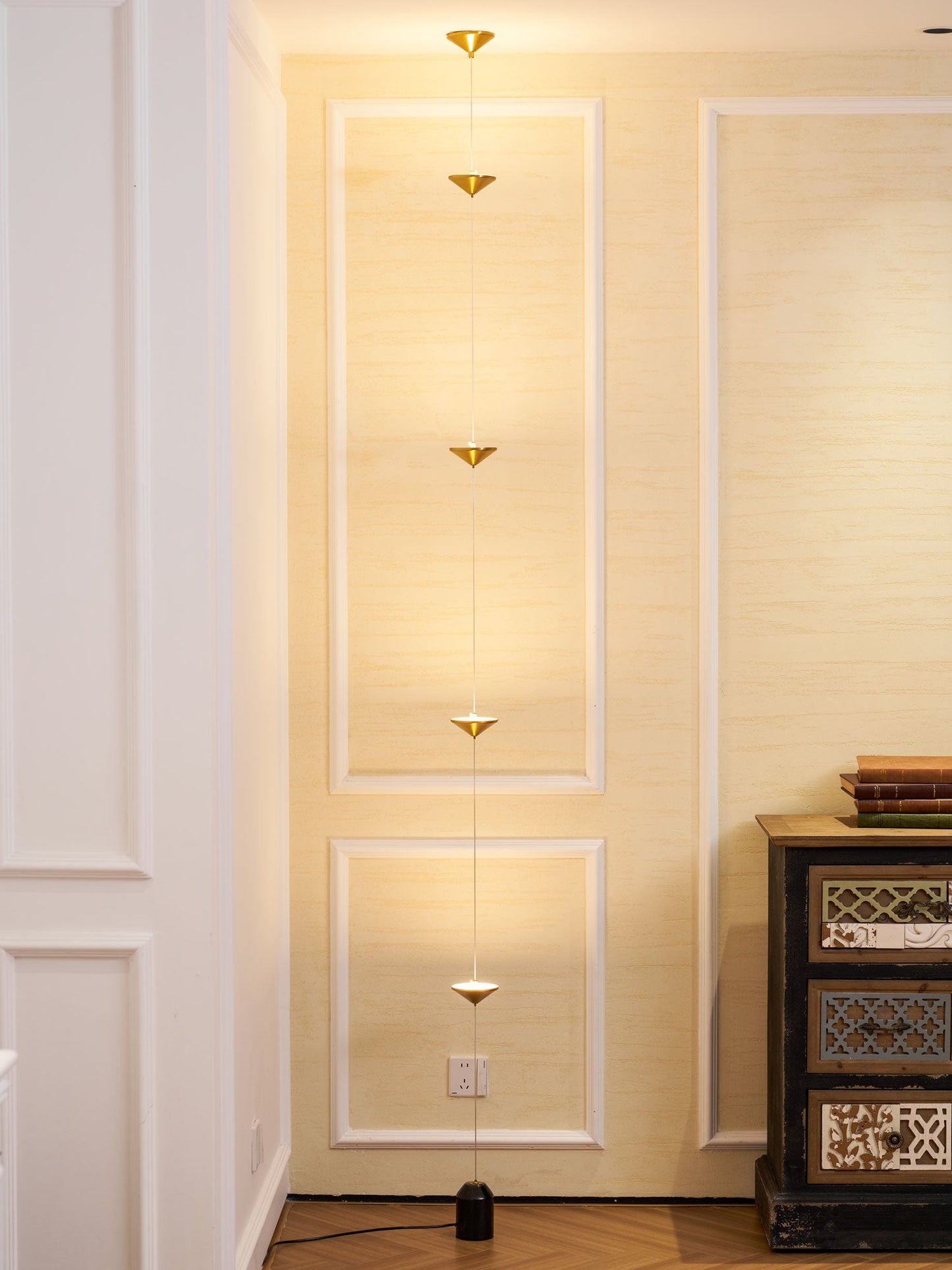 Conical Head Floor Lamp