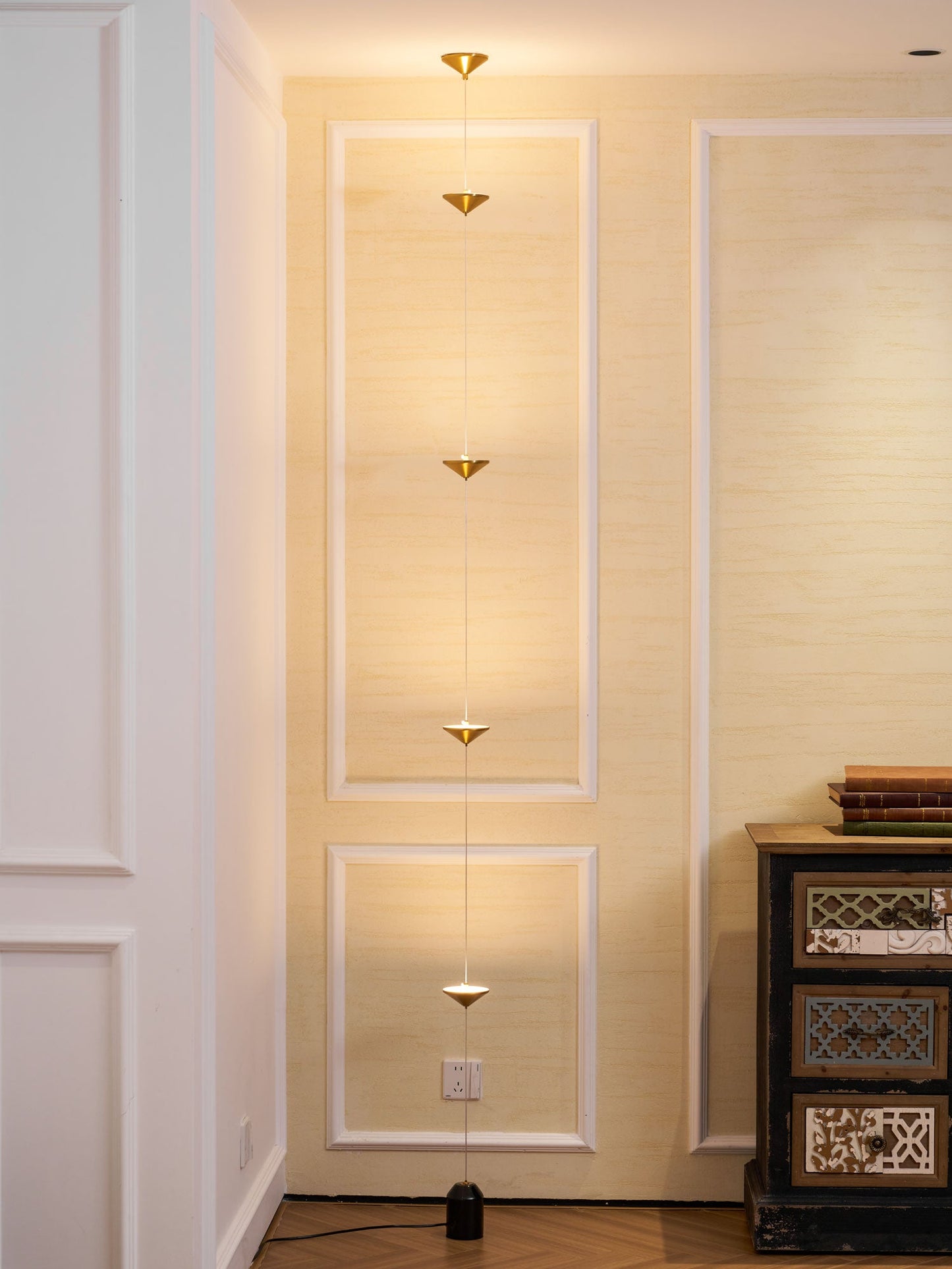 Conical Head Floor Lamp