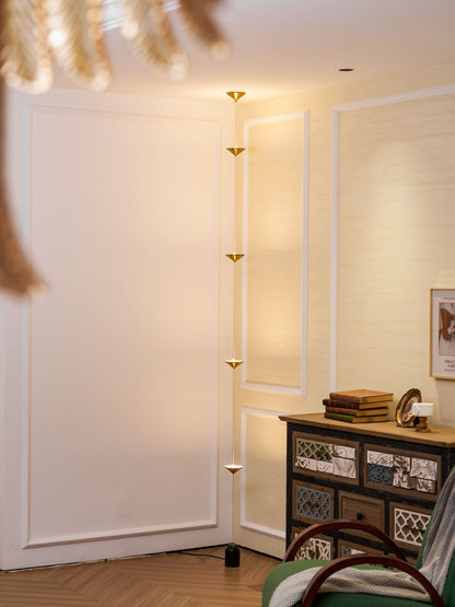 Conical Head Floor Lamp