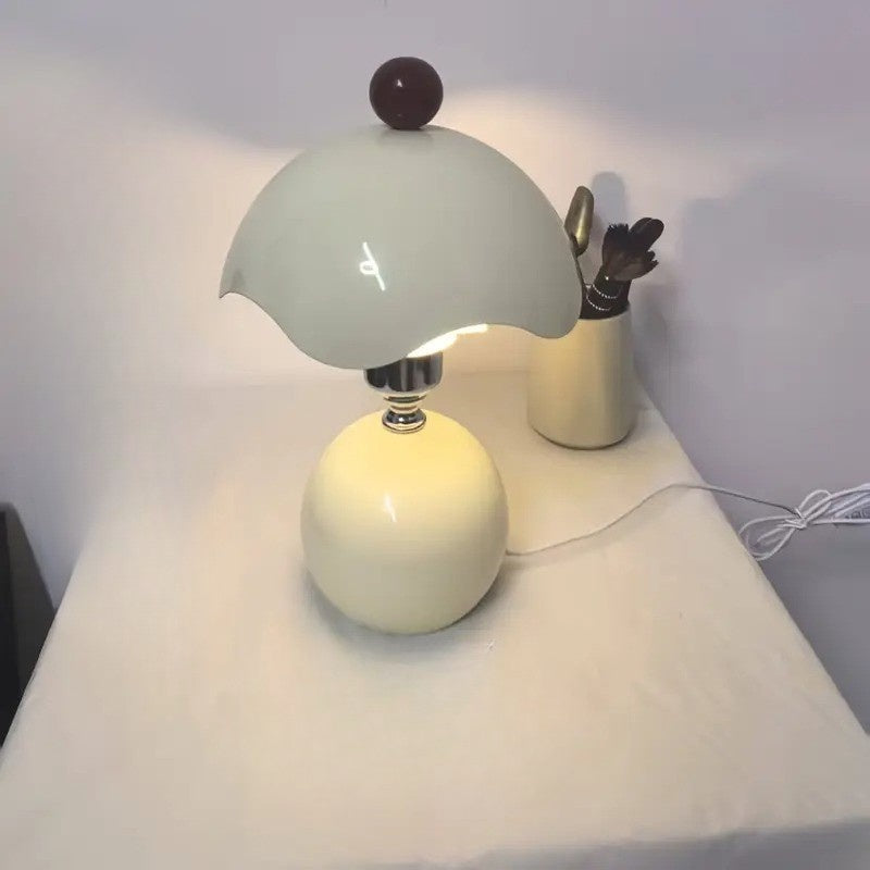 Spherical Base Table Lamp