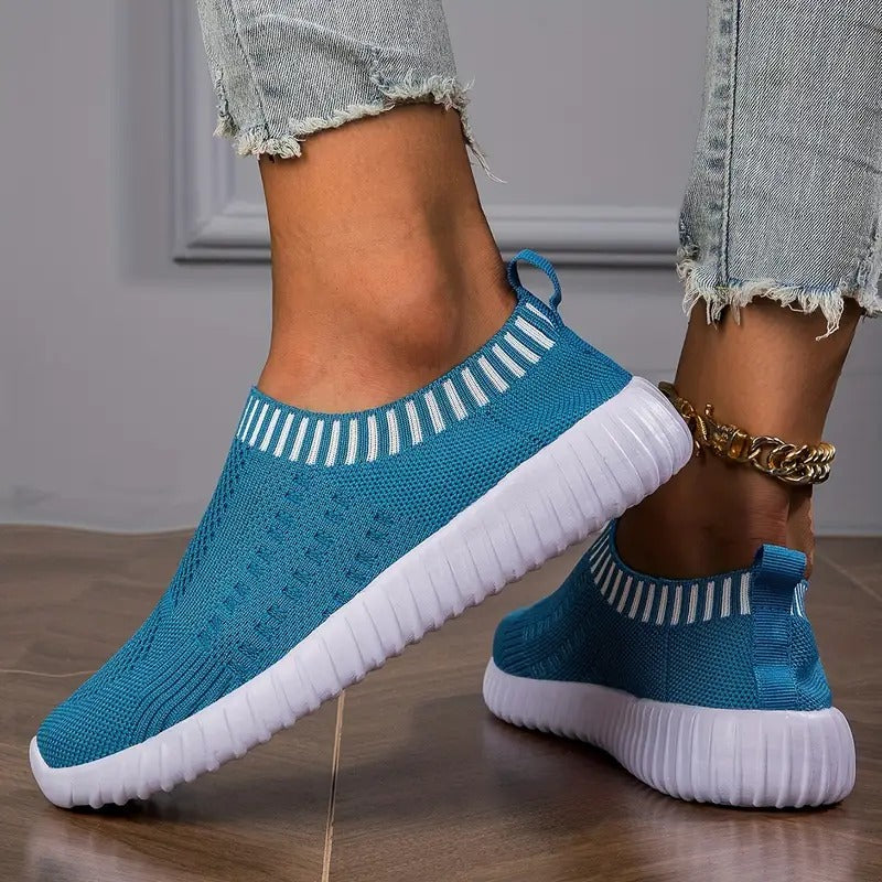 Round Toe Textured Ridged Sole Slip On Shoes