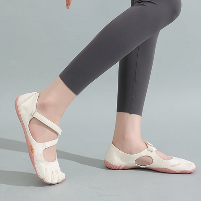Segmented Fastened Split Treaded Fitted Shoes