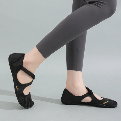 Segmented Fastened Split Treaded Fitted Shoes