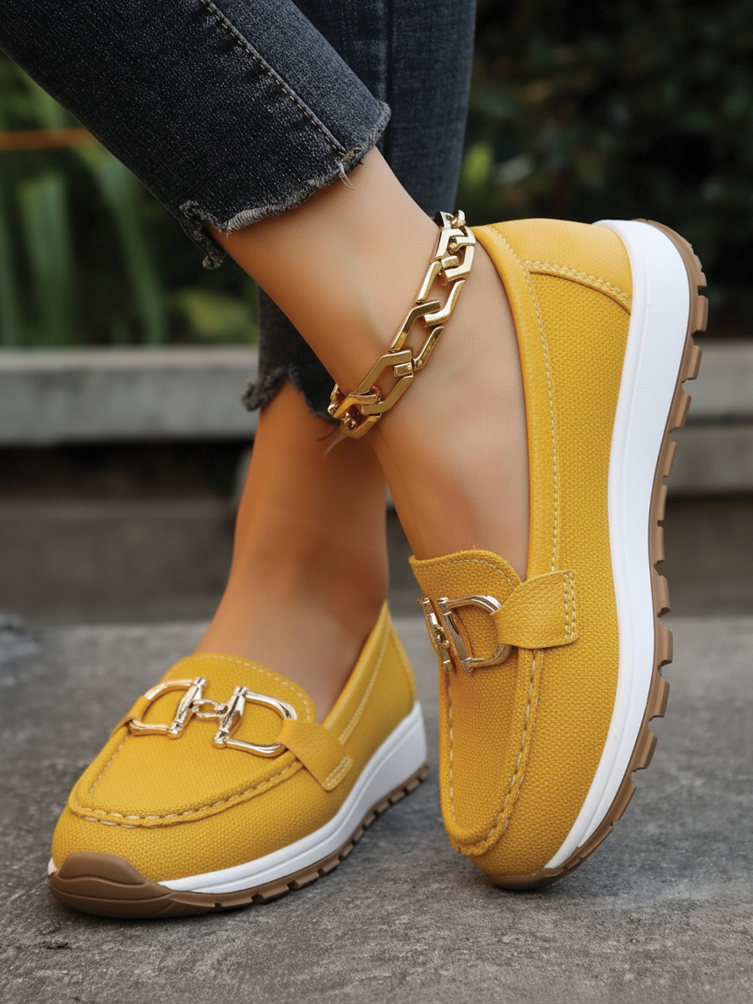 Chain Detail Round Toe Lug Sole Loafers