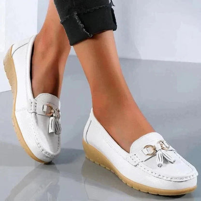 Tasseled Stitched Flat Ornamented Round Textured Loafer