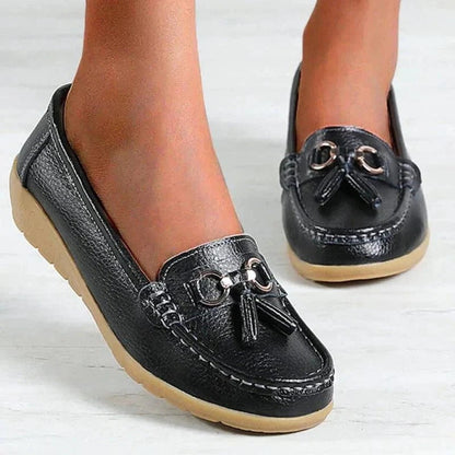 Tasseled Stitched Flat Ornamented Round Textured Loafer