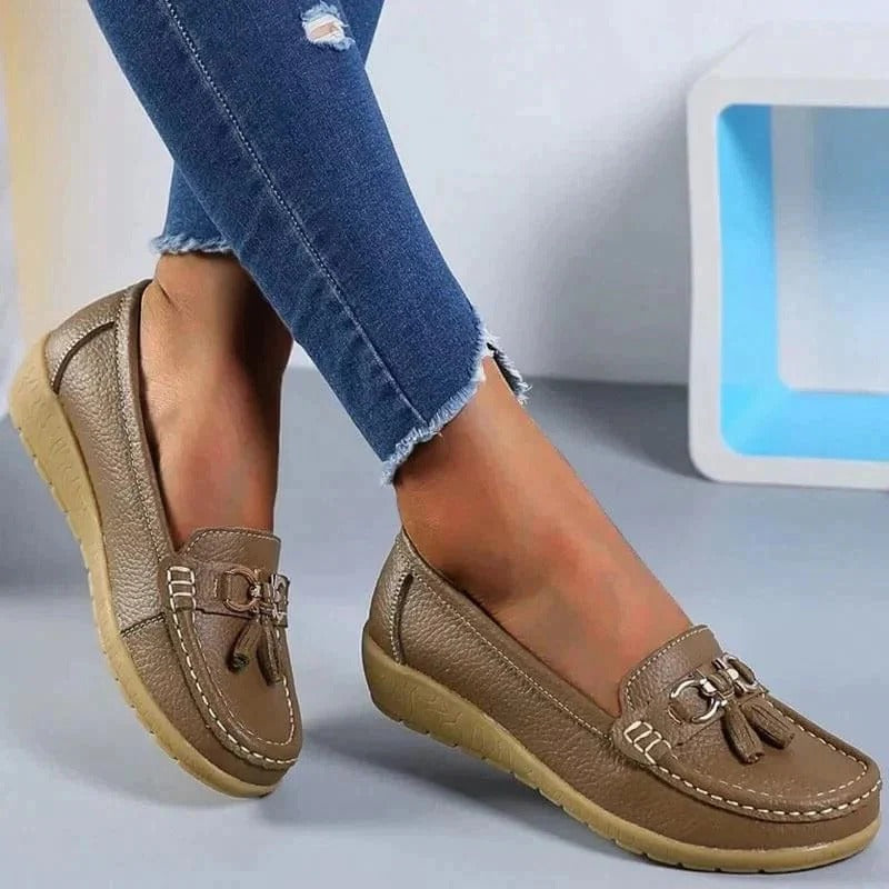 Tasseled Stitched Flat Ornamented Round Textured Loafer