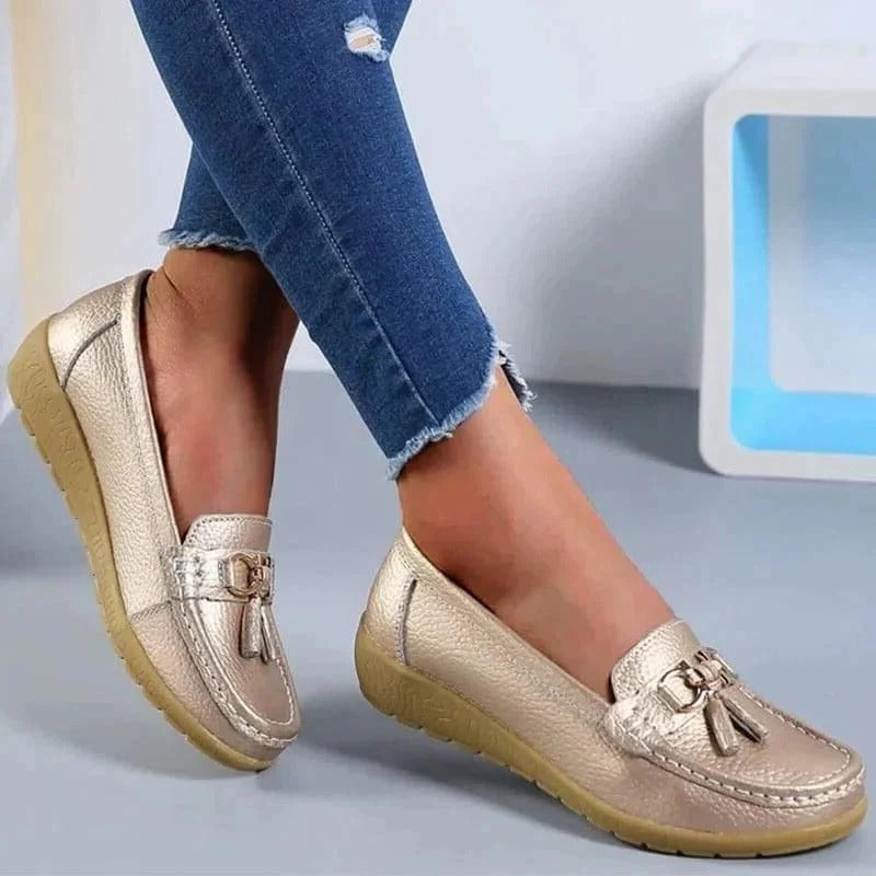 Tasseled Stitched Flat Ornamented Round Textured Loafer